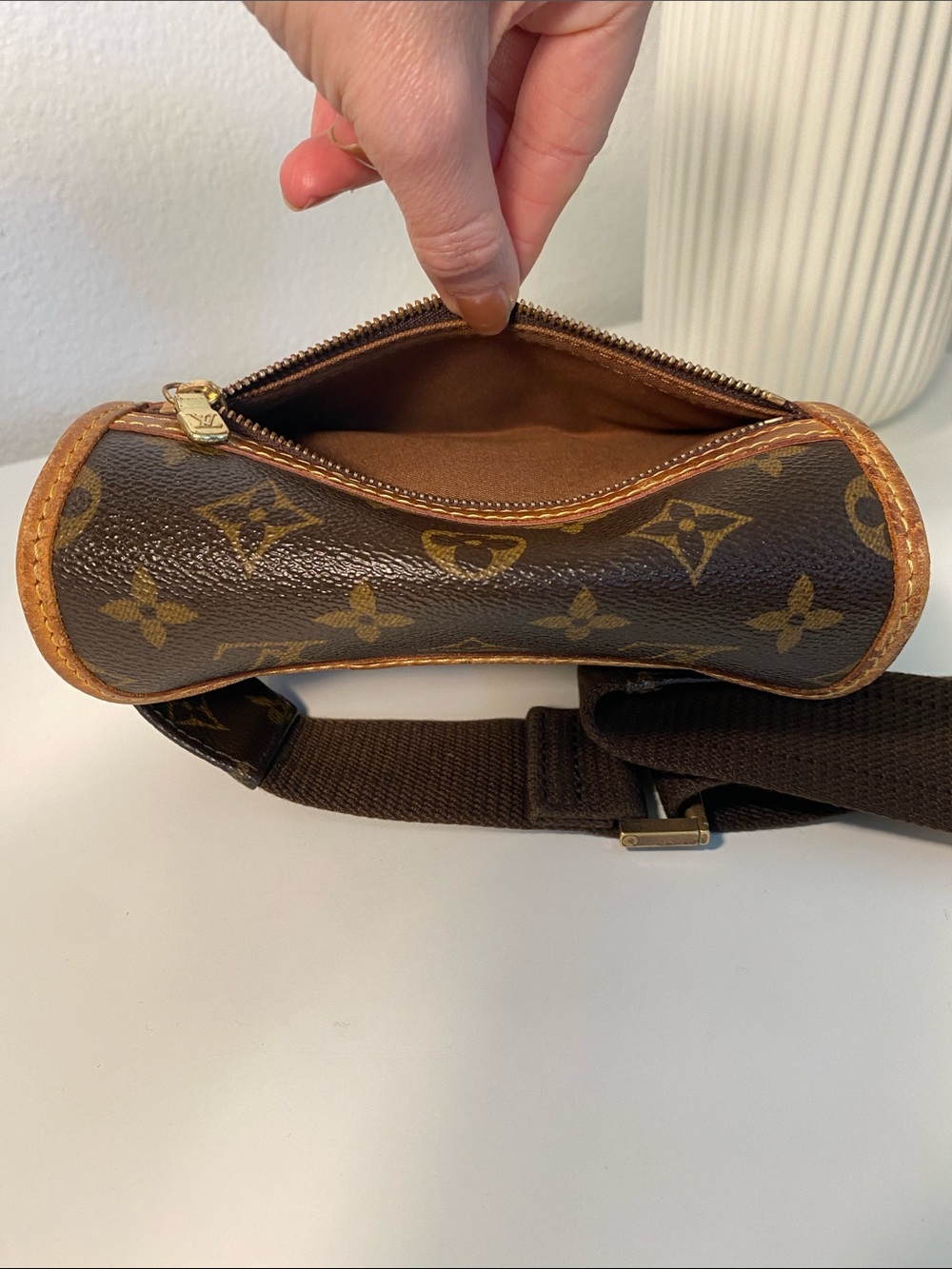 Vintage Louis Vuitton Bosphore Monogram Belt Bag - Picture 14 of 17